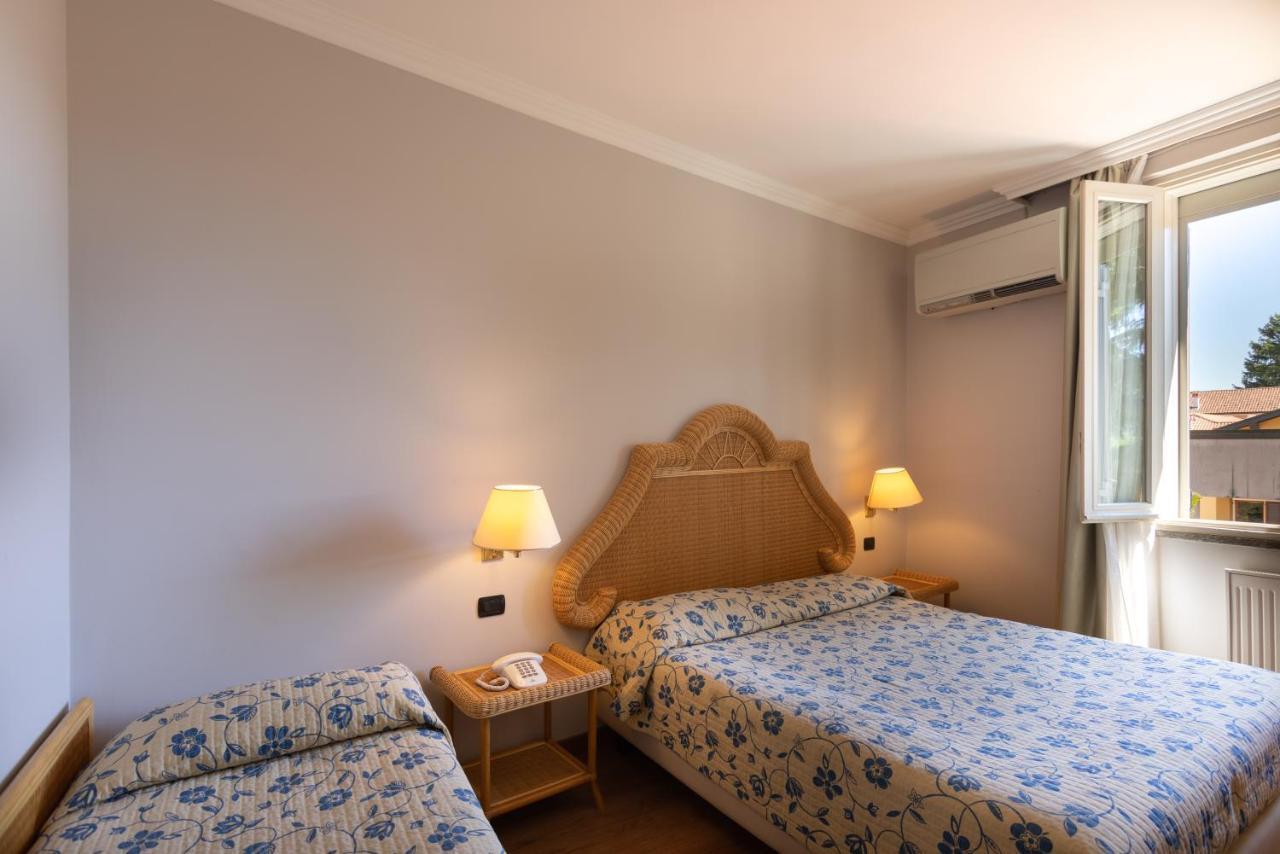 Hotel Dei Tigli Angera Buitenkant foto
